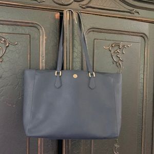 Tory Burch navy computer bag. Everything is perfect except the handles.